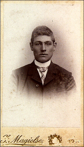Adriaan Kloosterman, *15-09-1885