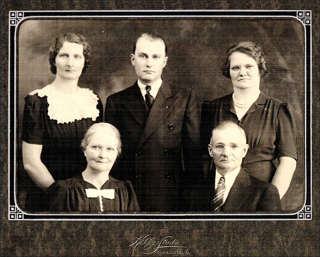 Dan Kloosterman and his children